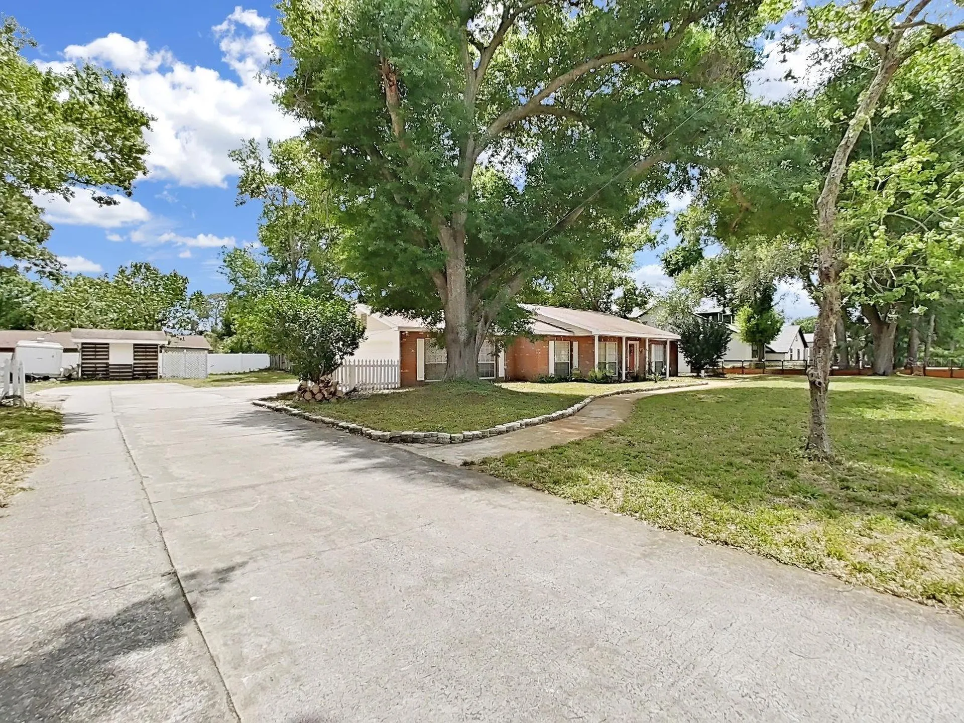 7608 Barry Road Tampa FL 33615
