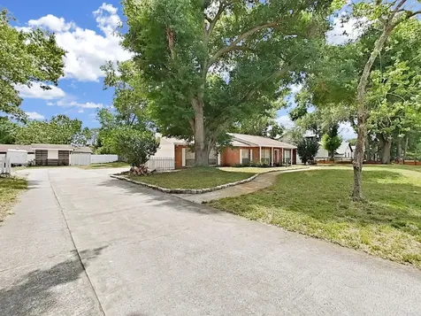 7608 Barry Road Tampa FL 33615
