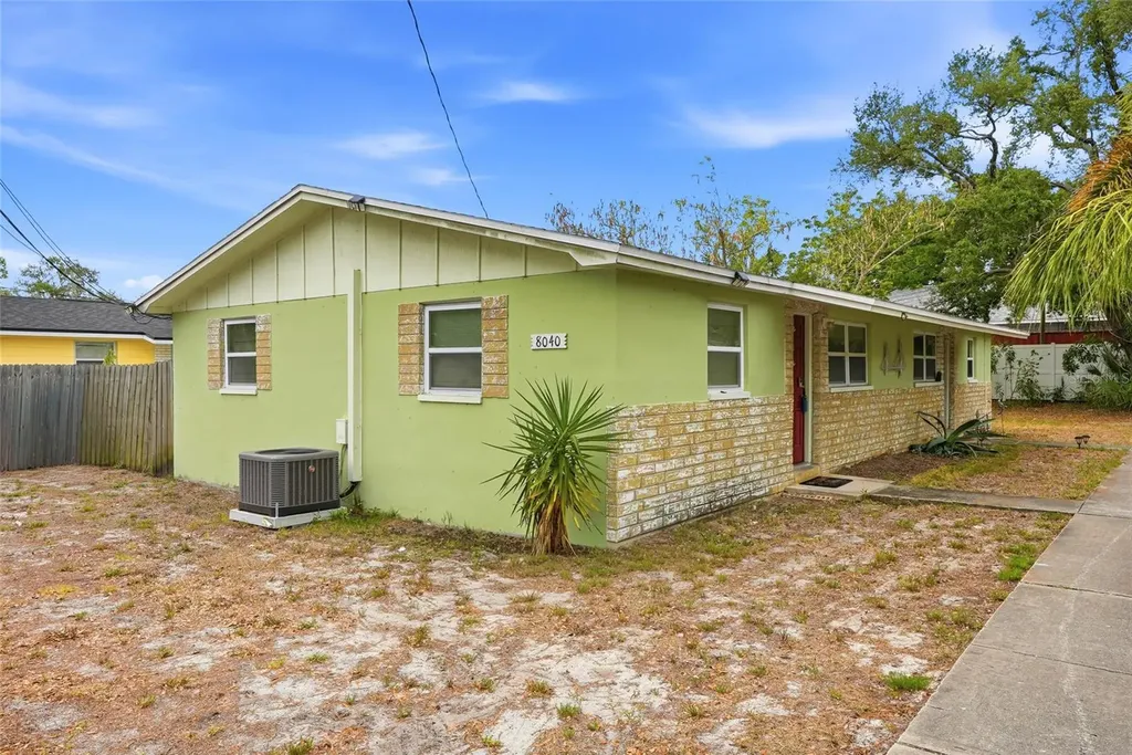 8040 47th Avenue N St Petersburg FL 33709