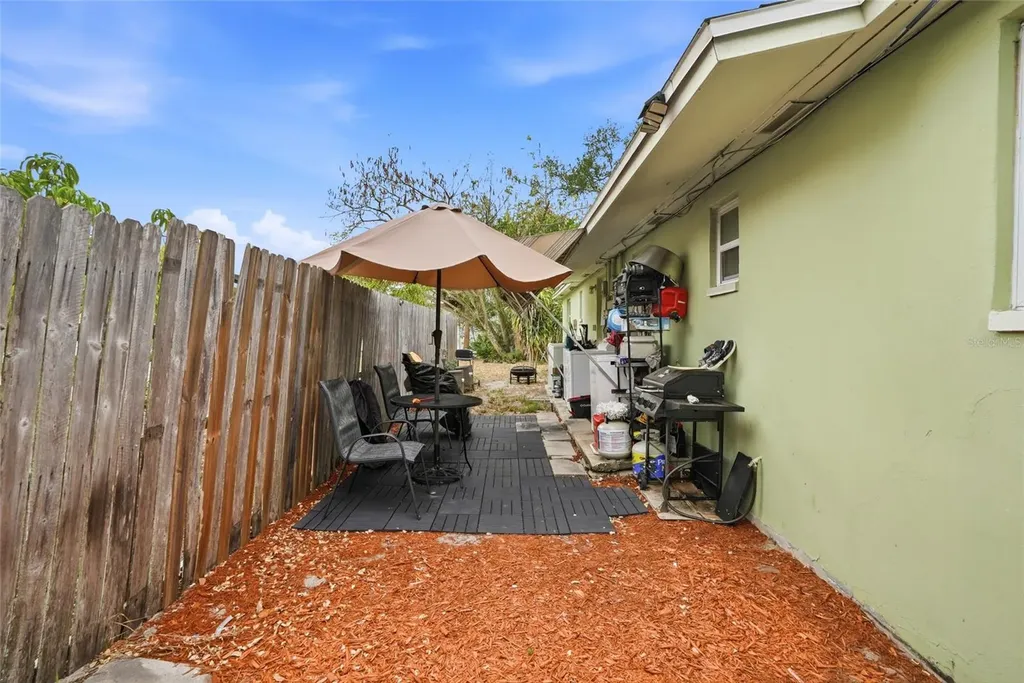 8040 47th Avenue N St Petersburg FL 33709