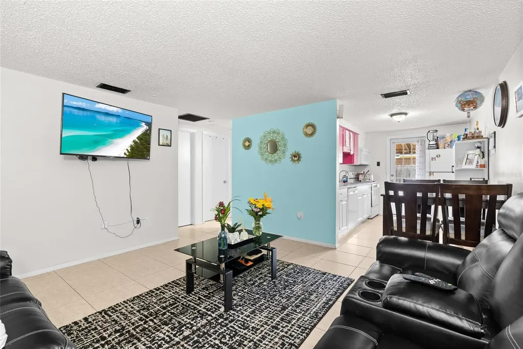 8040 47th Avenue N St Petersburg FL 33709