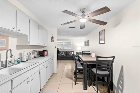 8040 47th Avenue N St Petersburg FL 33709