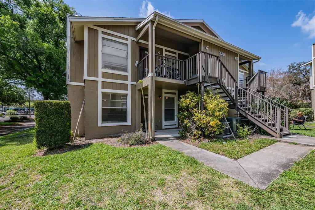 4208 Winding Moss Trail Tampa FL 33613