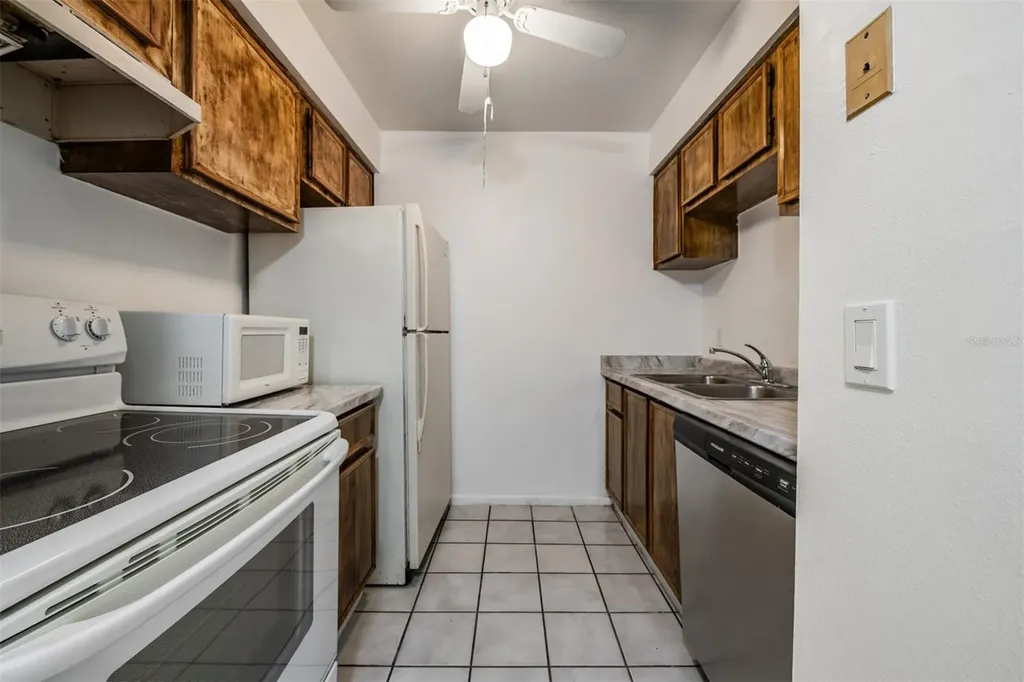 4208 Winding Moss Trail Tampa FL 33613