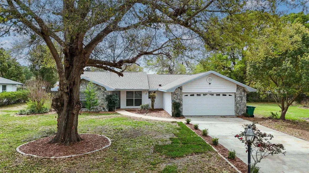 6068 W Douneray Loop Crystal River FL 34429