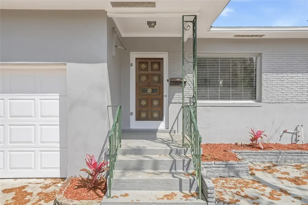 7125 5th Avenue N St Petersburg FL 33710