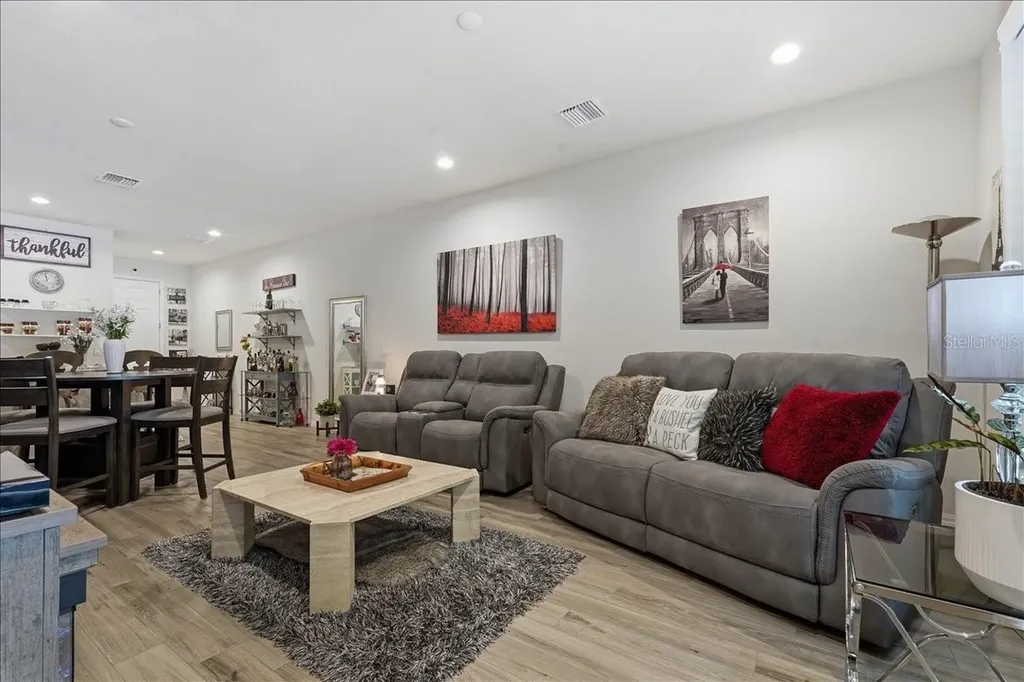 1962 Lake Ridge Boulevard Clearwater FL 33763