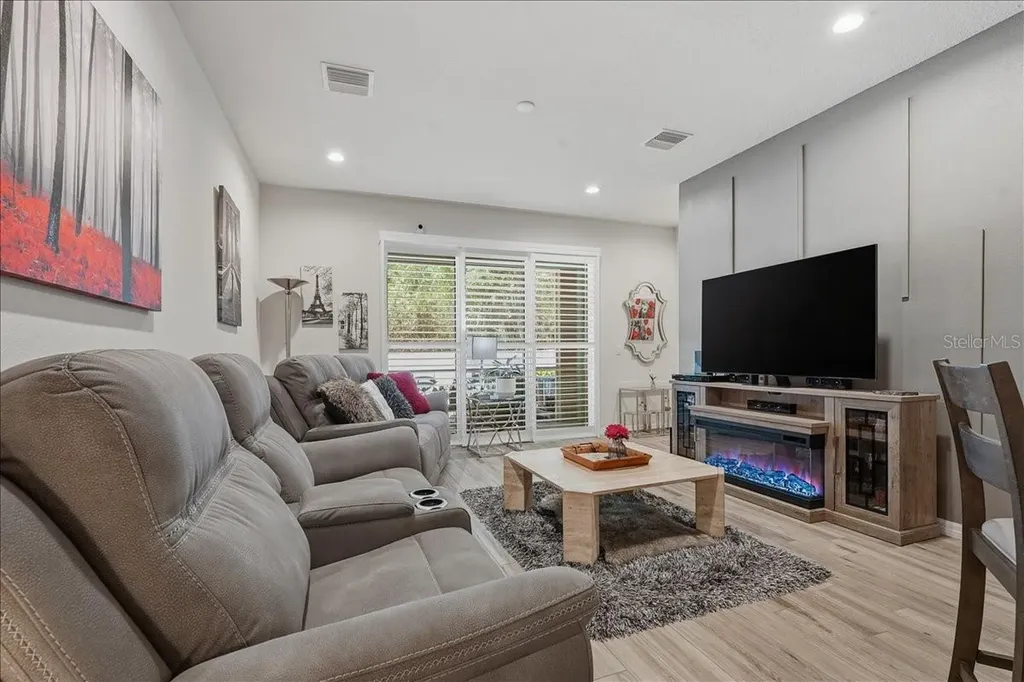 1962 Lake Ridge Boulevard Clearwater FL 33763