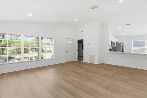 3407 E Powhatan Avenue Tampa FL 33610
