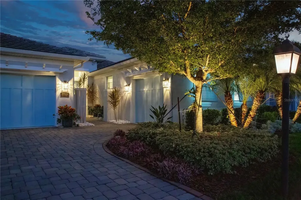 7732 Sandhill Lake Drive Sarasota FL 34241