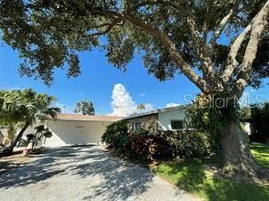 6901 Gulf Winds Drive St Pete Beach FL 33706