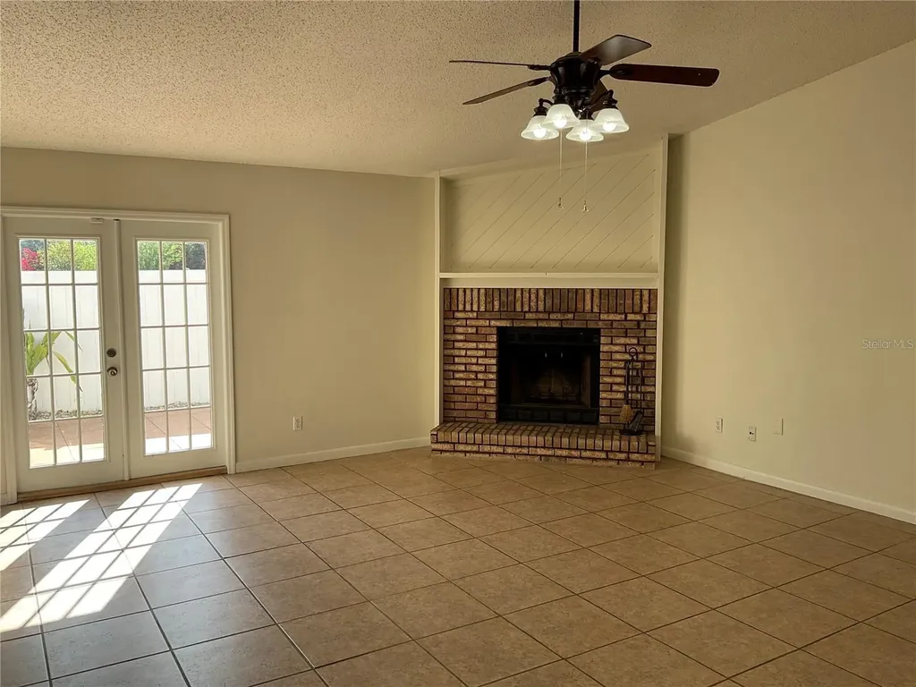 8701 Carroll Palm Place Tampa FL 33614