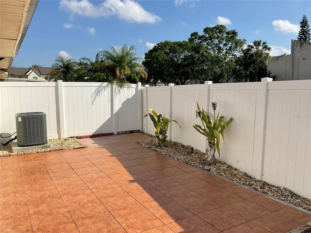 8701 Carroll Palm Place Tampa FL 33614