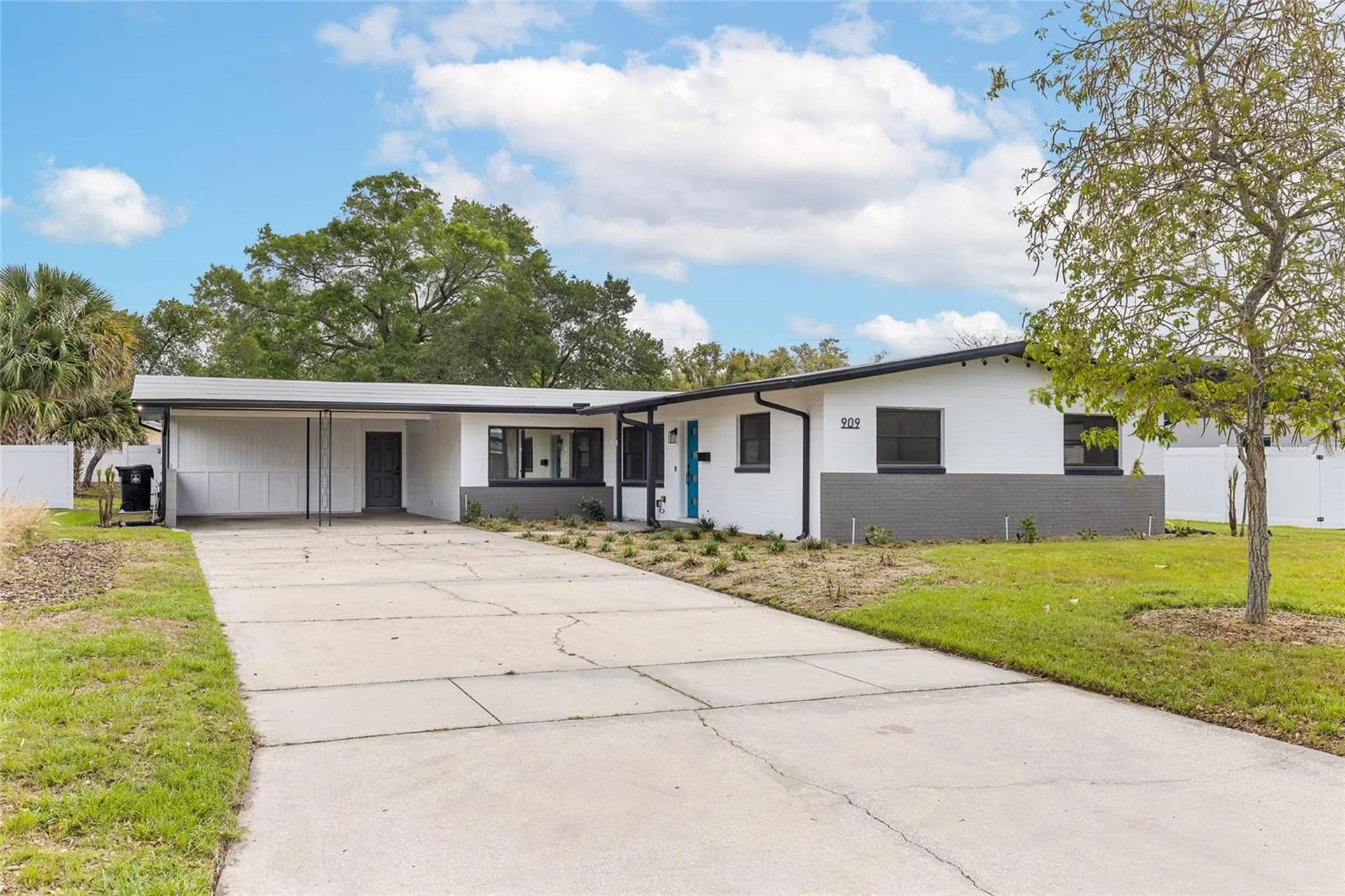 909 Marabon Avenue Orlando FL 32806