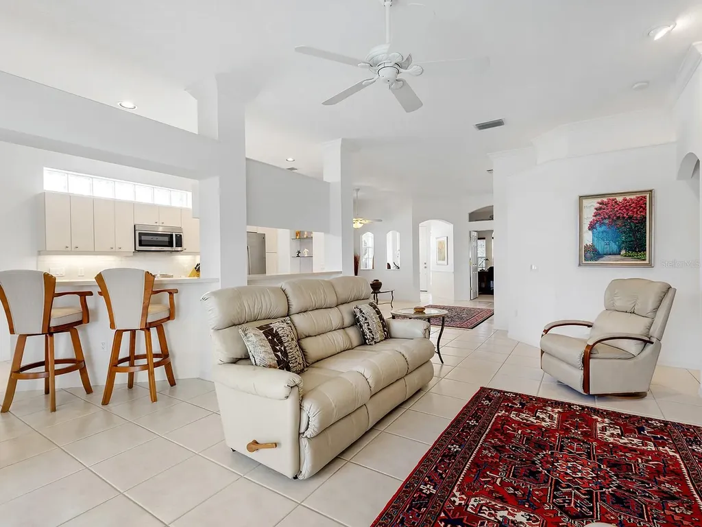 10106 Glenmore Avenue Bradenton FL 34202