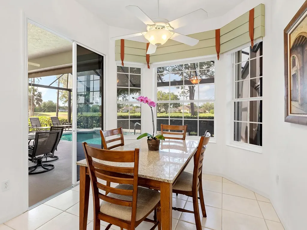 10106 Glenmore Avenue Bradenton FL 34202