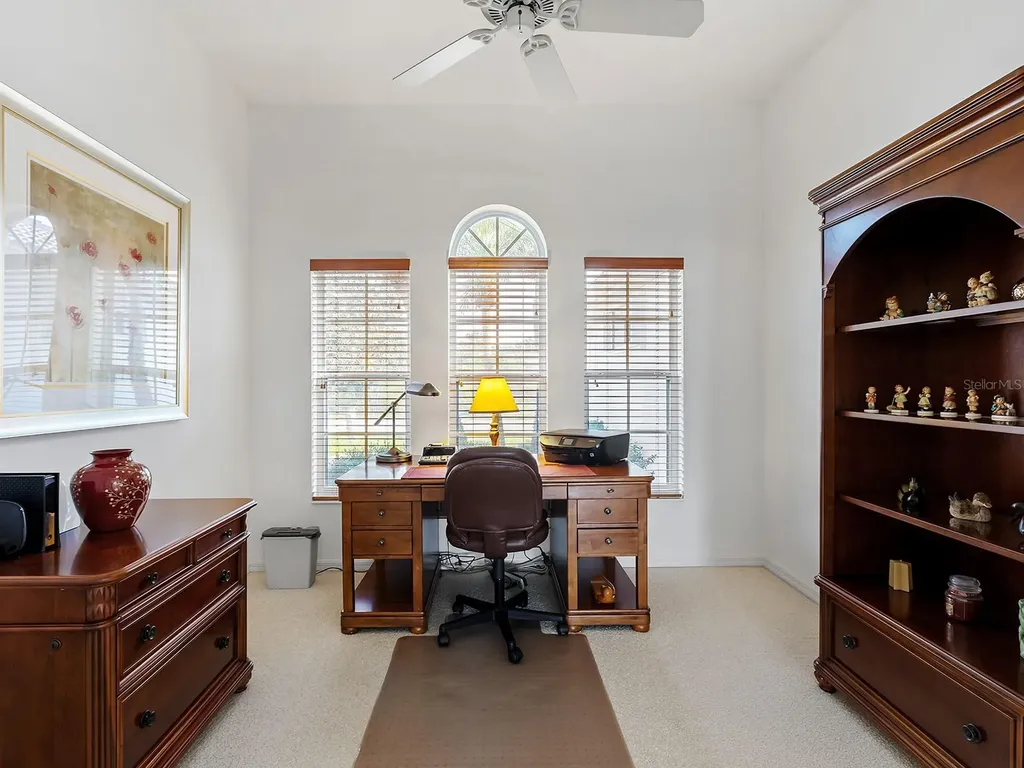 10106 Glenmore Avenue Bradenton FL 34202