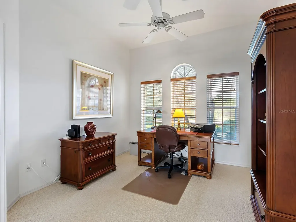 10106 Glenmore Avenue Bradenton FL 34202