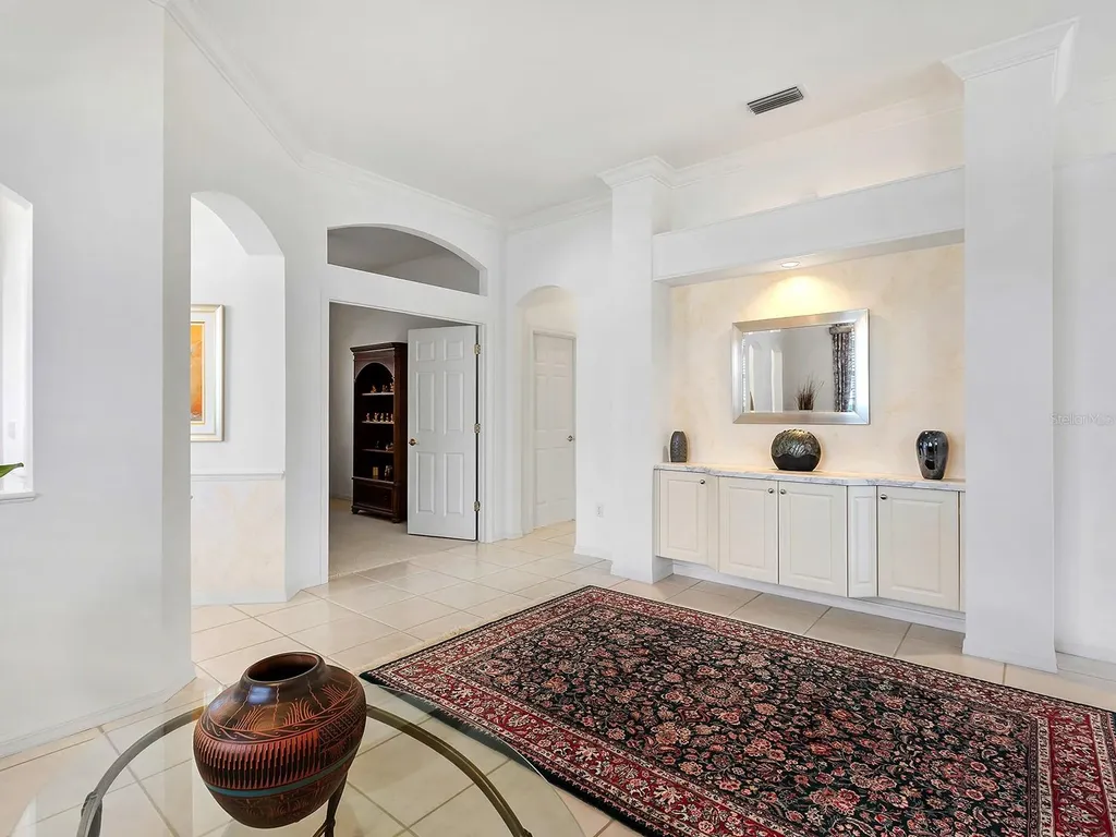 10106 Glenmore Avenue Bradenton FL 34202