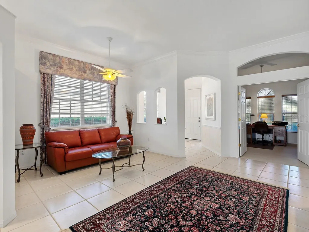 10106 Glenmore Avenue Bradenton FL 34202