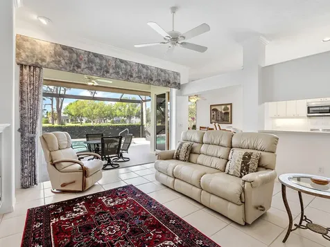 10106 Glenmore Avenue Bradenton FL 34202
