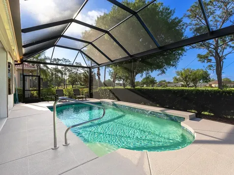 10106 Glenmore Avenue Bradenton FL 34202