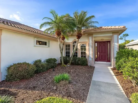 10106 Glenmore Avenue Bradenton FL 34202