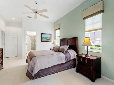 10106 Glenmore Avenue Bradenton FL 34202