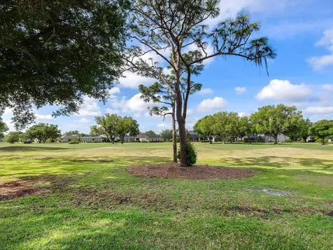 10106 Glenmore Avenue Bradenton FL 34202