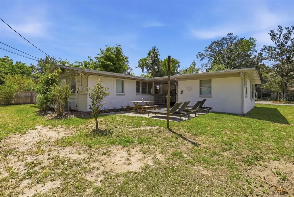 831 NW 20th Terrace Gainesville FL 32603