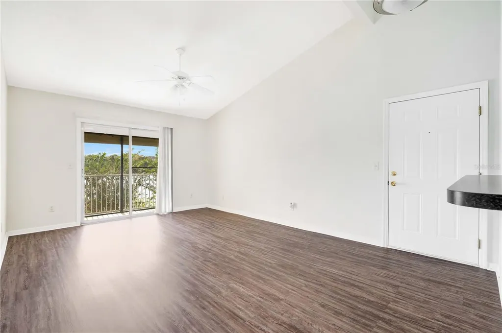 145 N Pearl Lake Causeway Altamonte Springs FL 32714