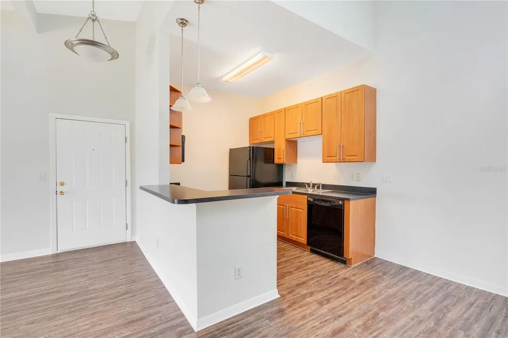 145 N Pearl Lake Causeway Altamonte Springs FL 32714