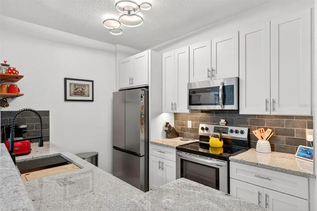 2774 Almaton Loop Kissimmee FL 34747