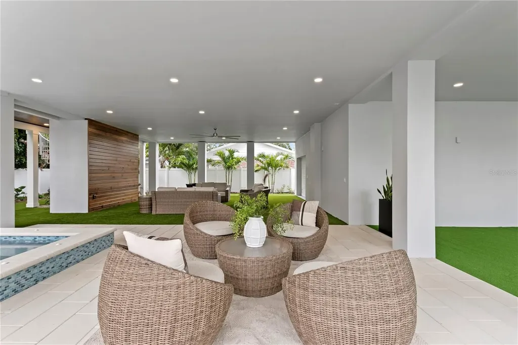 2312 S Occident Street Tampa FL 33629