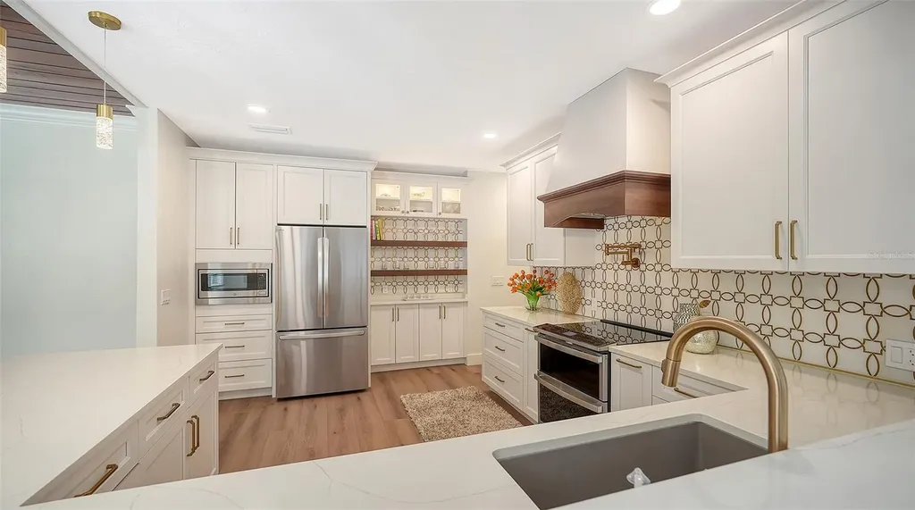 375 N Washington Drive Sarasota FL 34236