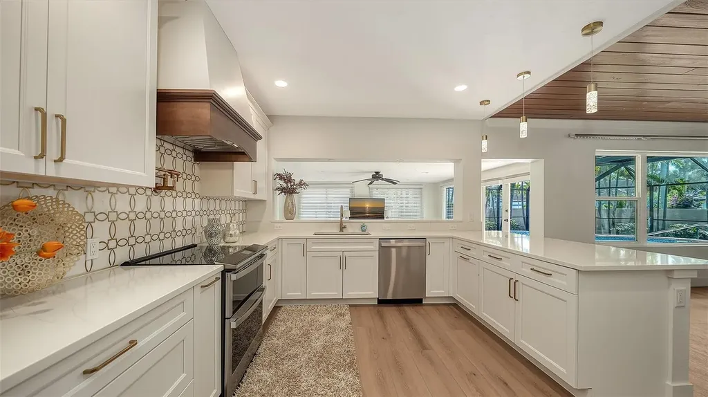 375 N Washington Drive Sarasota FL 34236