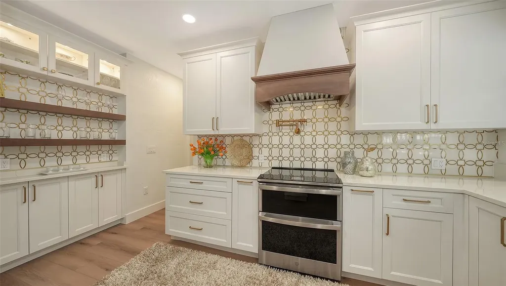 375 N Washington Drive Sarasota FL 34236