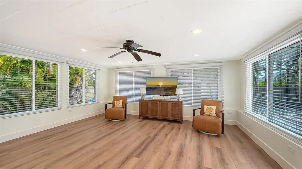 375 N Washington Drive Sarasota FL 34236