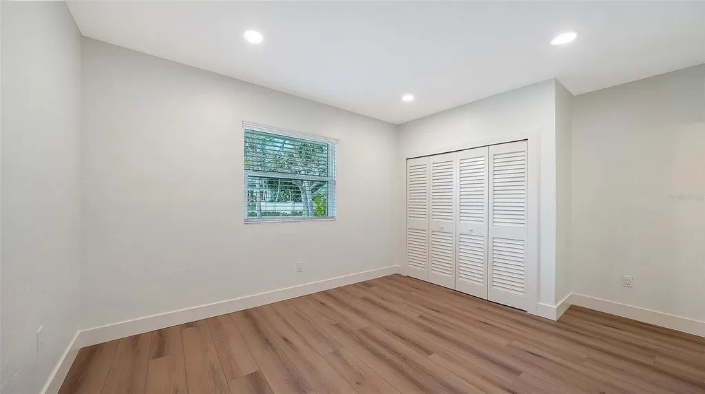 375 N Washington Drive Sarasota FL 34236