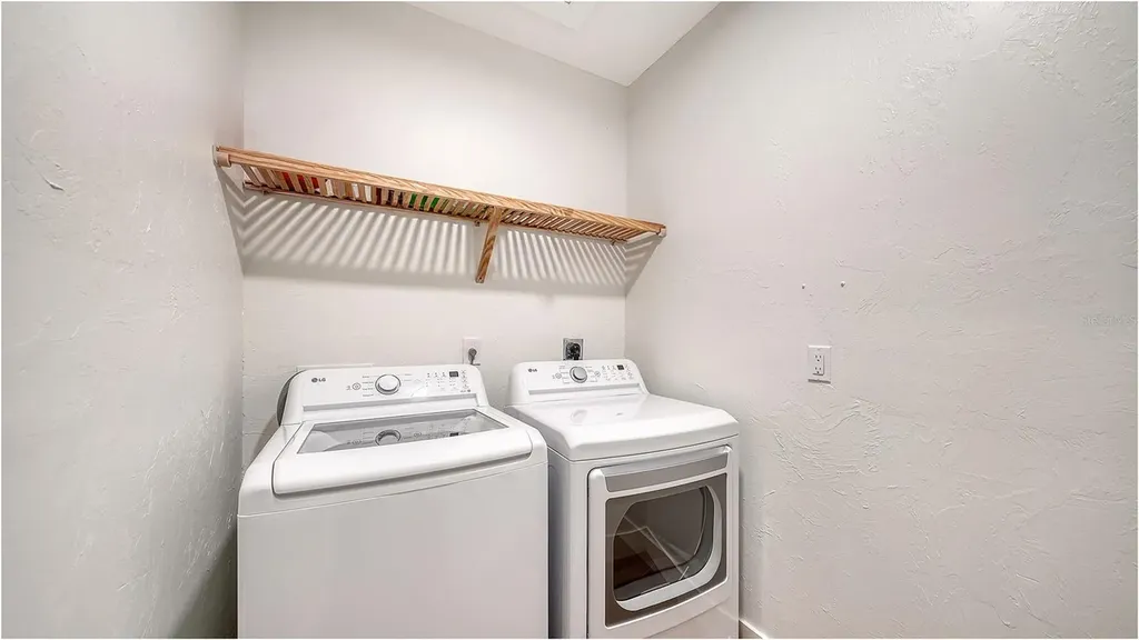 375 N Washington Drive Sarasota FL 34236