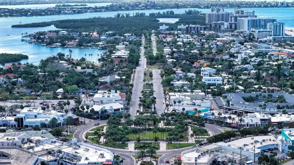 375 N Washington Drive Sarasota FL 34236