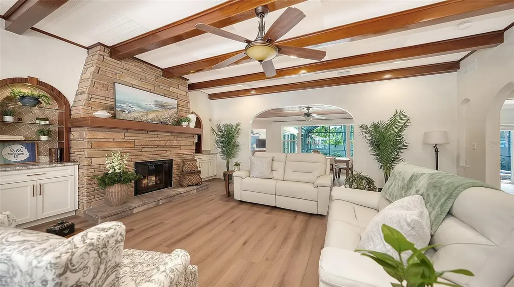 375 N Washington Drive Sarasota FL 34236