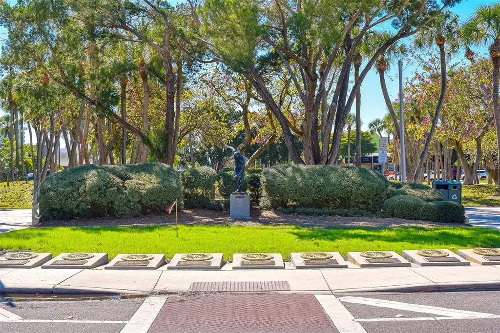 375 N Washington Drive Sarasota FL 34236