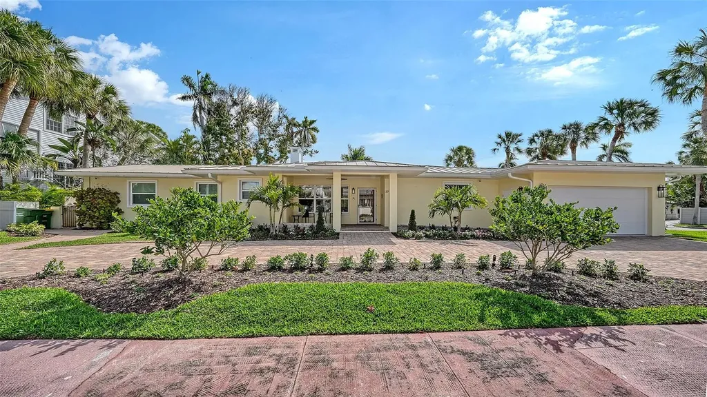 375 N Washington Drive Sarasota FL 34236