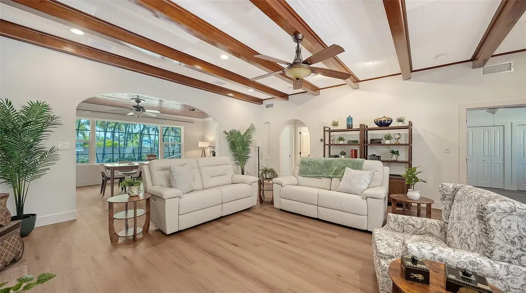 375 N Washington Drive Sarasota FL 34236