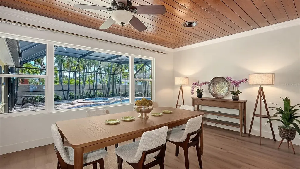 375 N Washington Drive Sarasota FL 34236
