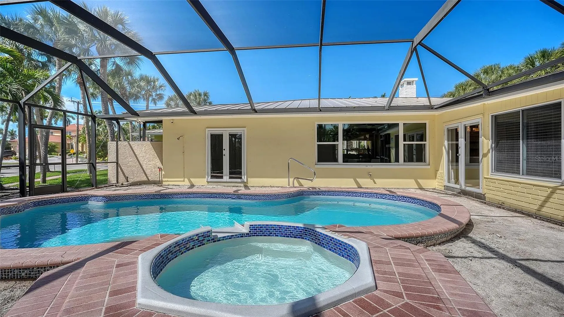 375 N Washington Drive Sarasota FL 34236