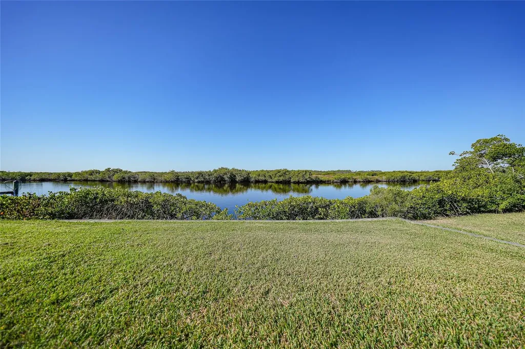 554 Parkwood Avenue North Port FL 34287