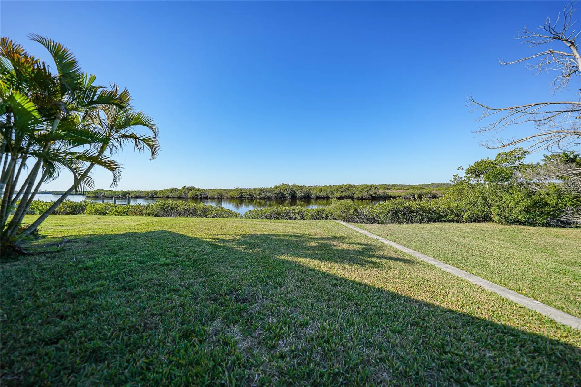 554 Parkwood Avenue North Port FL 34287