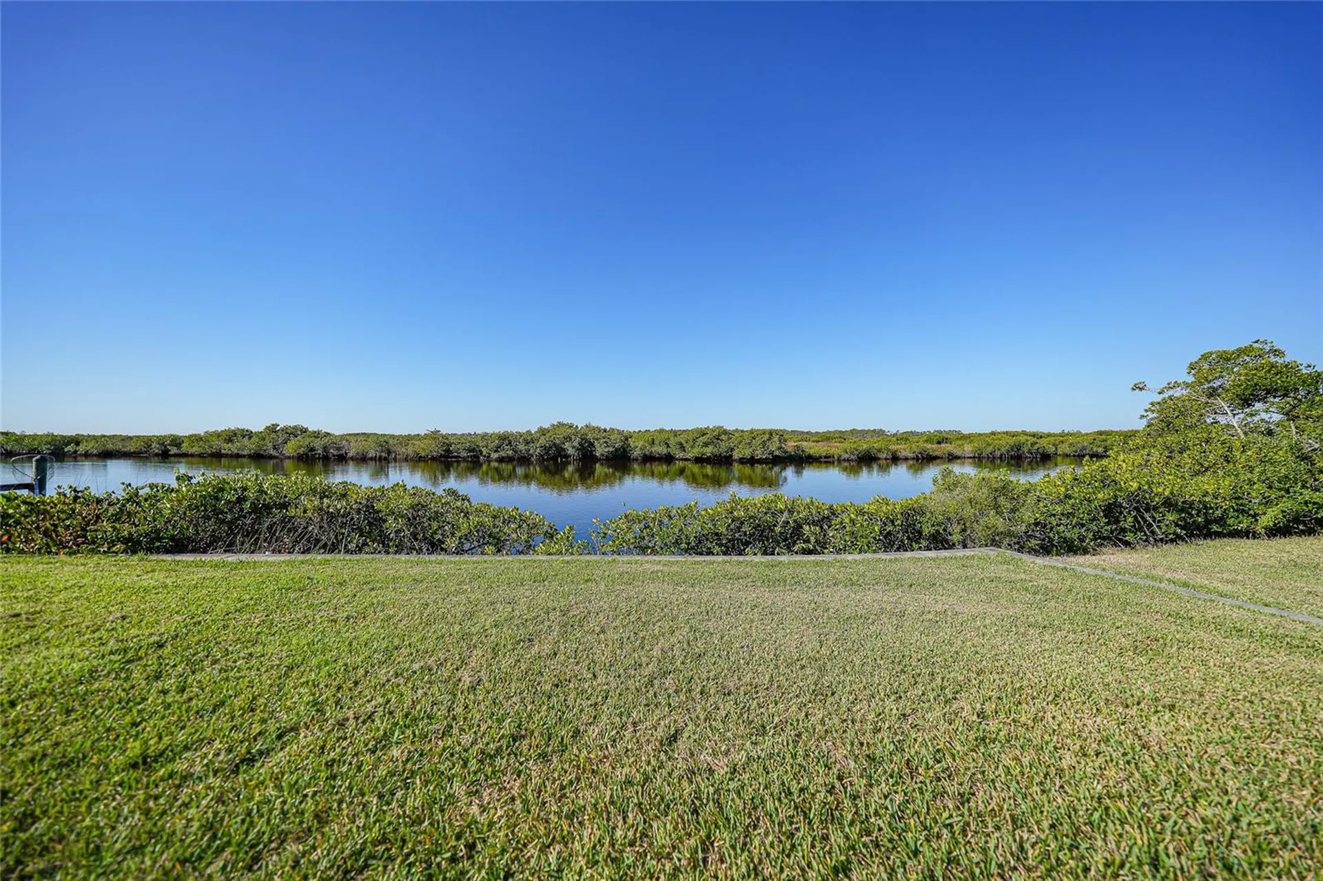 554 Parkwood Avenue North Port FL 34287